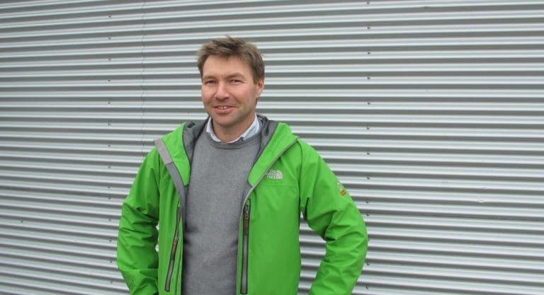 Landet kontrakter på over 100 mill