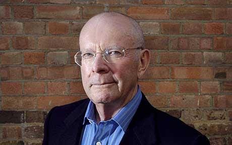 Wilbur Smith fisker laks i Namsen