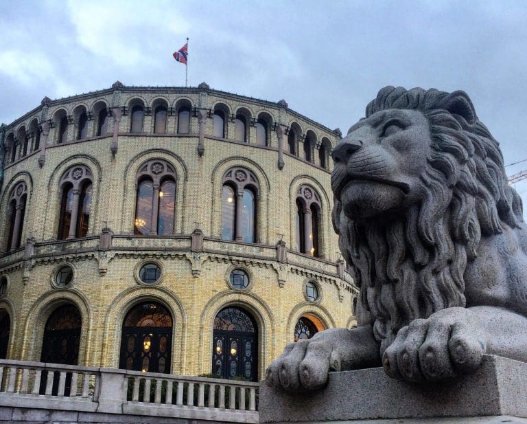 Ber om gjennomgang av havbruks-forvaltningen