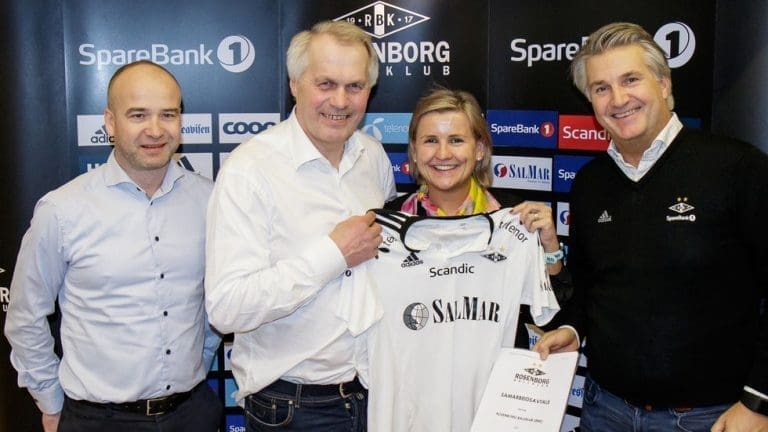 Fornyet avtale mellom SalMar og RBK skal sikre fotball-tiltak på Frøya og Hitra