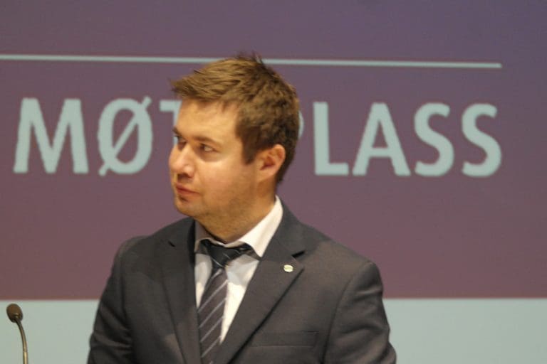 Geir Pollestad (Sp): – Vil regjeringen sørge for at oppdrettsnæringen omtales som matproduksjon og ikke kun et miljøproblem på statens nettsider?