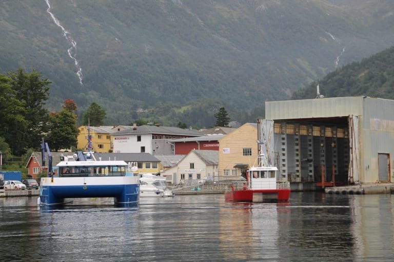 Risnes Marine Craft starter båtproduksjon i Rosendal