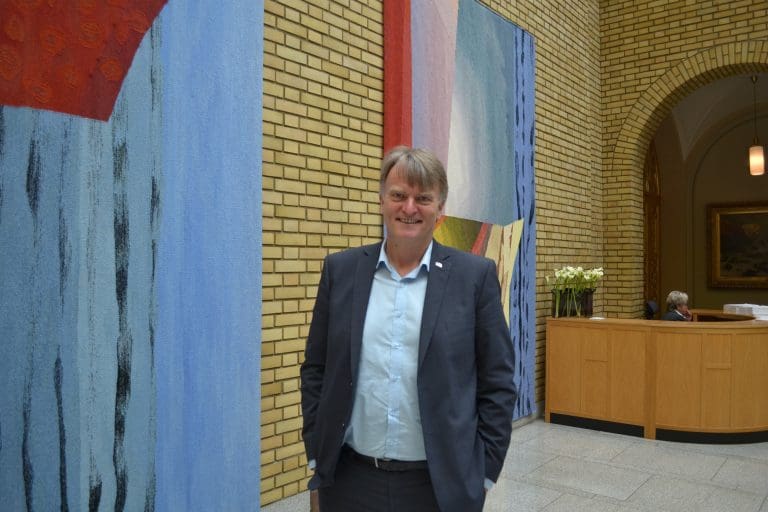 Grunnrenteskatt i havbruk, kommuneøkonomi og blanke dollars til politikerne