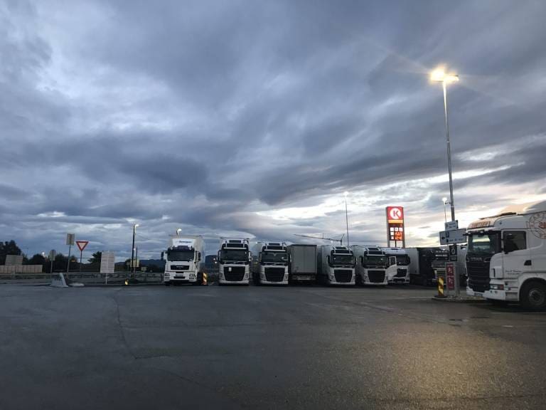 Spotprishopp drar med seg kontraktmarkedet