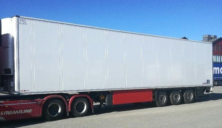 Tilhenger med laks til en verdi av 1,2 millioner kroner stjålet fra Gardermoen