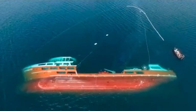 Sjømyndighetene i Chile godkjenner plan for fjerning av laks fra forlist brønnbåt