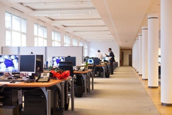 Fransk meglerkjempe starter dekning av lakseaksjene