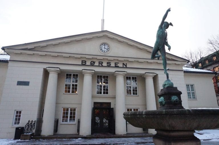 Lakseselskapene tok et &laquo;nosedive&raquo; ved børsåpning. Etter et par timer ristet de av seg tollsjokket