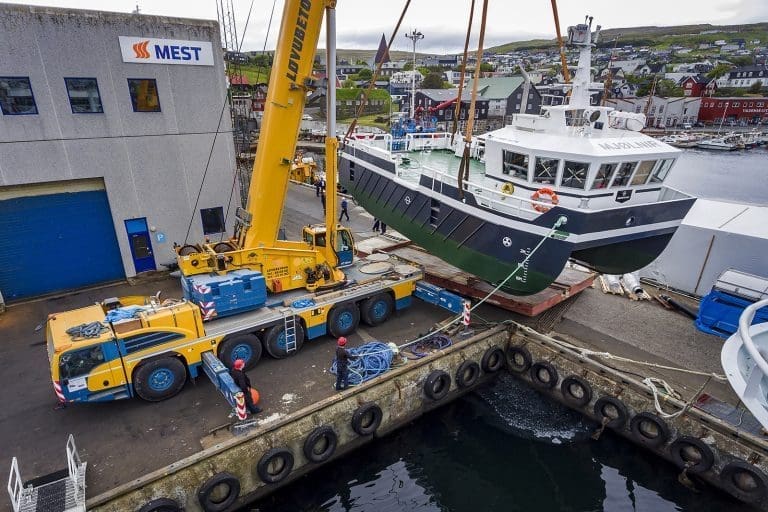 Marine Harvests nyeste katamaran sjøsatt på Færøyene