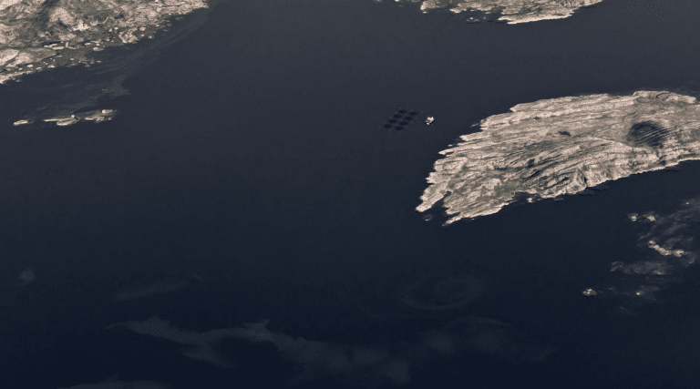 SmallSat Lab utvikler algevarslingssystem for oppdrettere
