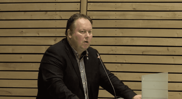 Aps gruppeleder i Tromsø vil ta havbruksdebatten opp av skyttergravene