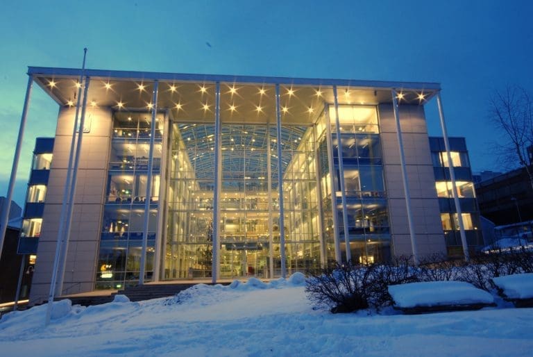 Kommunestyret i Tromsø vil begrense laksekonsesjonene til 25 år