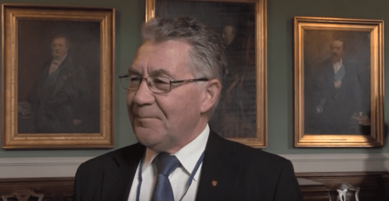 Tirsdag starter rettssaken mot tidligere fiskeriminister Svein Ludvigsen