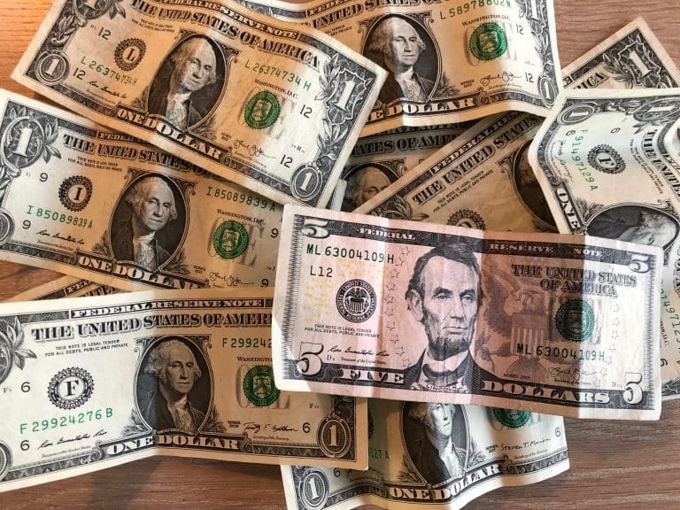Dollarstupet fortsetter: – Dollaren klarer seg bra, sier Trump