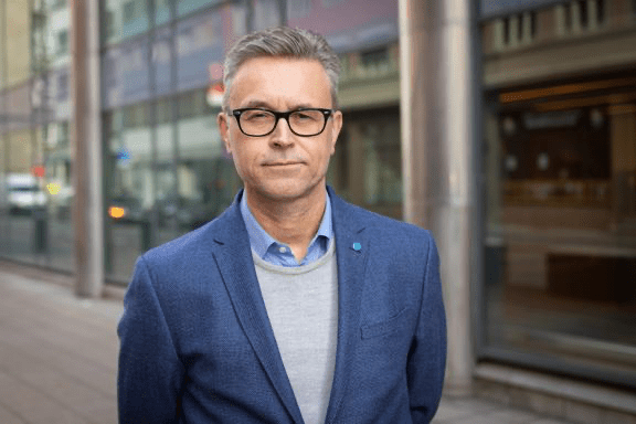 Innreise-stopp tvinger frem krisemøte for oppdrettsnæring avhengig av utenlandsk arbeidskraft