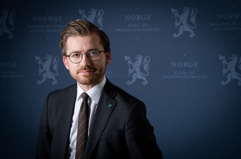 Vil ha standardkrav til utslipp fra fiskeoppdrett