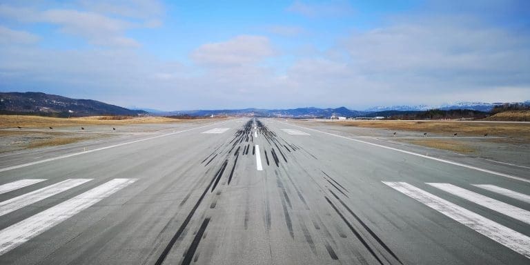 Lakseselskaper har kjøpt flyhangar på Evenes – kan bli første avgang i løpet av året