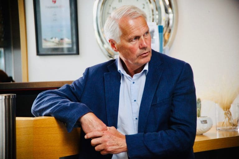 SalMar utsetter endelig investeringsbeslutning om verdens største settefiskanlegg