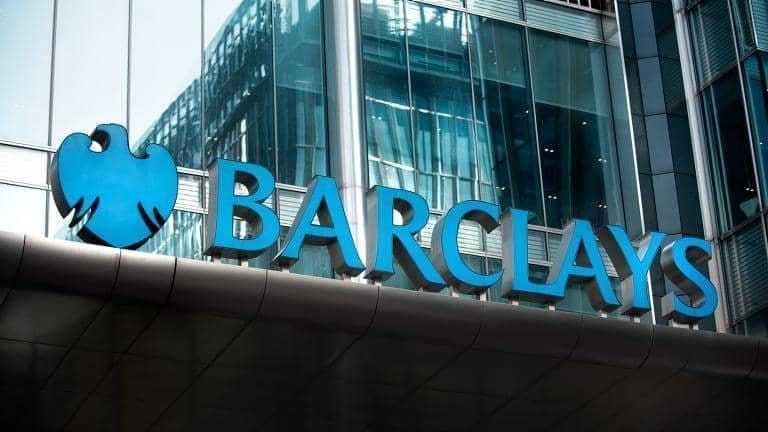 Britisk storbank starter dekning på lakseaksjer. Mowi er favoritten