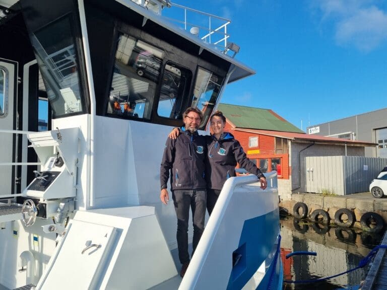 Starter kronerulling: Risnes Marine Craft og Marine Constructions donerer 200.000 kroner til krigsrammede Ukraina