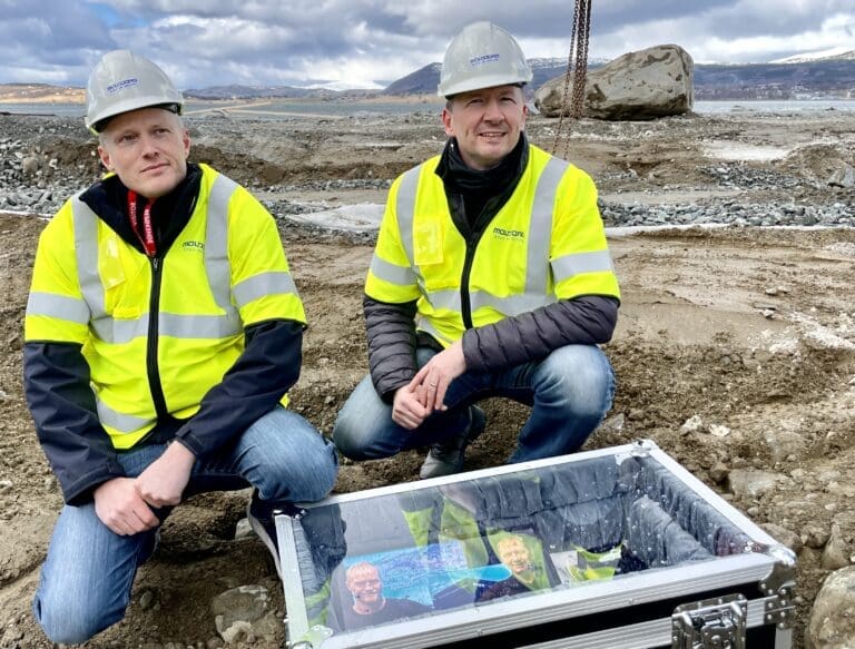 Grunnsteinen til Stingray-bygget på Fauske er lagt ned. Hit kommer ikke hvem som helst