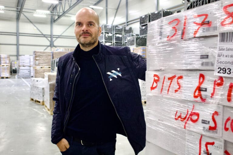 Lave laksepriser gir fart i frysemarkedet: – Vi forventer mer utover høsten