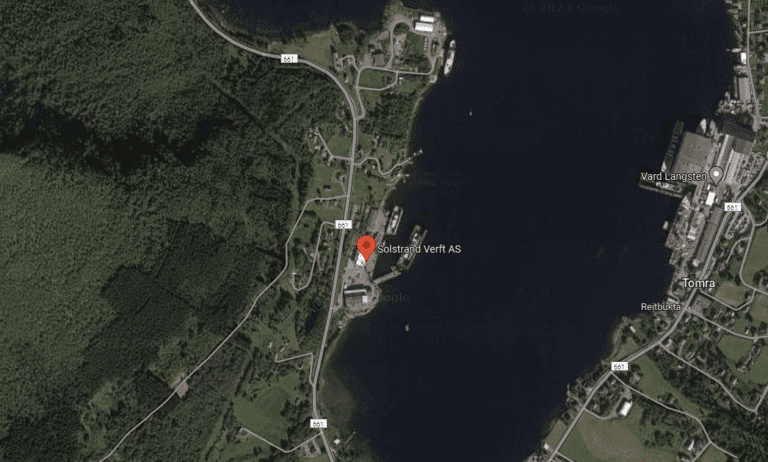 Brønnbåt fikk 45 graders slagside ved verft i Tomrefjord