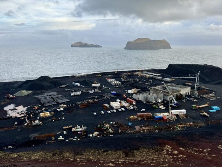 Norsk duo skal levere fôringssystem til landbasert oppdretter på Island
