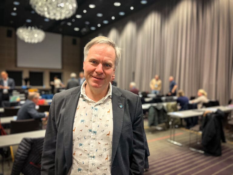 – Der ligger det også et potensiale for full fyr i leiren