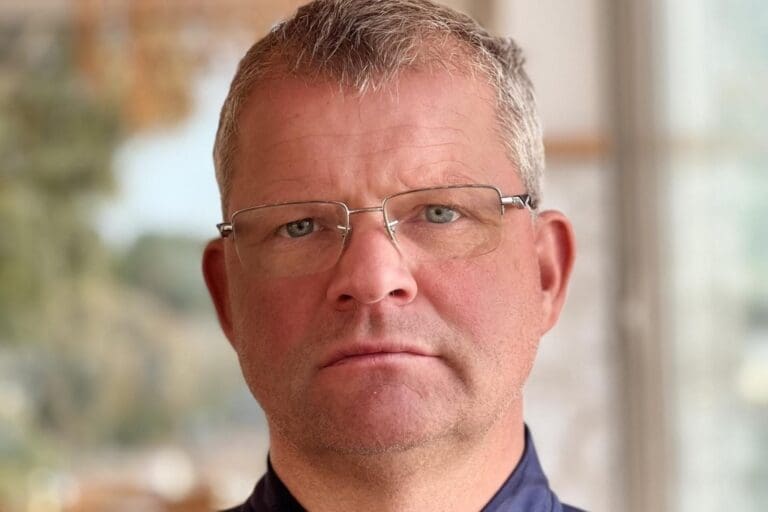 Styremedlem trekker seg fra Kaldvík i protest mot “unormal” handel