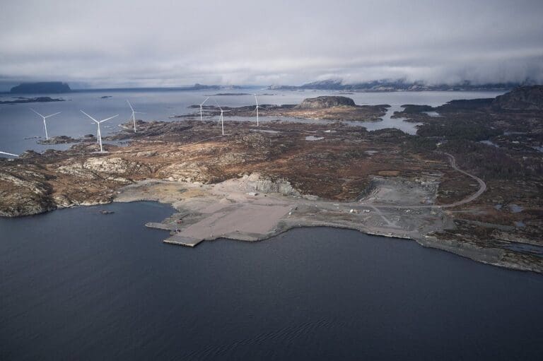 Bue Salmon har søkt om å dumpe 300.000 kubikkmeter steinmasser i sjøen