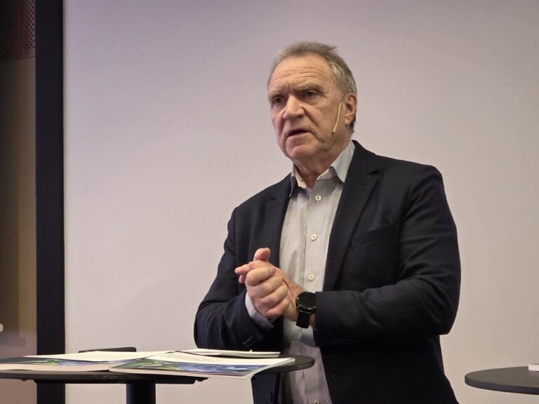 Norskandelen i laksefôret skal opp: – Marint restråstoff har et stort potensial
