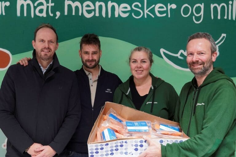 Serverer 7.000 laksemåltider til Matsentralen, Frelsesarmeen og Fattighuset
